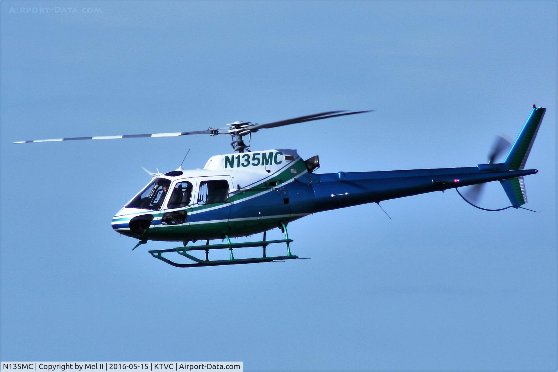 N135MC, 2004 Eurocopter AS-350B-2 Ecureuil Ecureuil C/N 3826, Departing