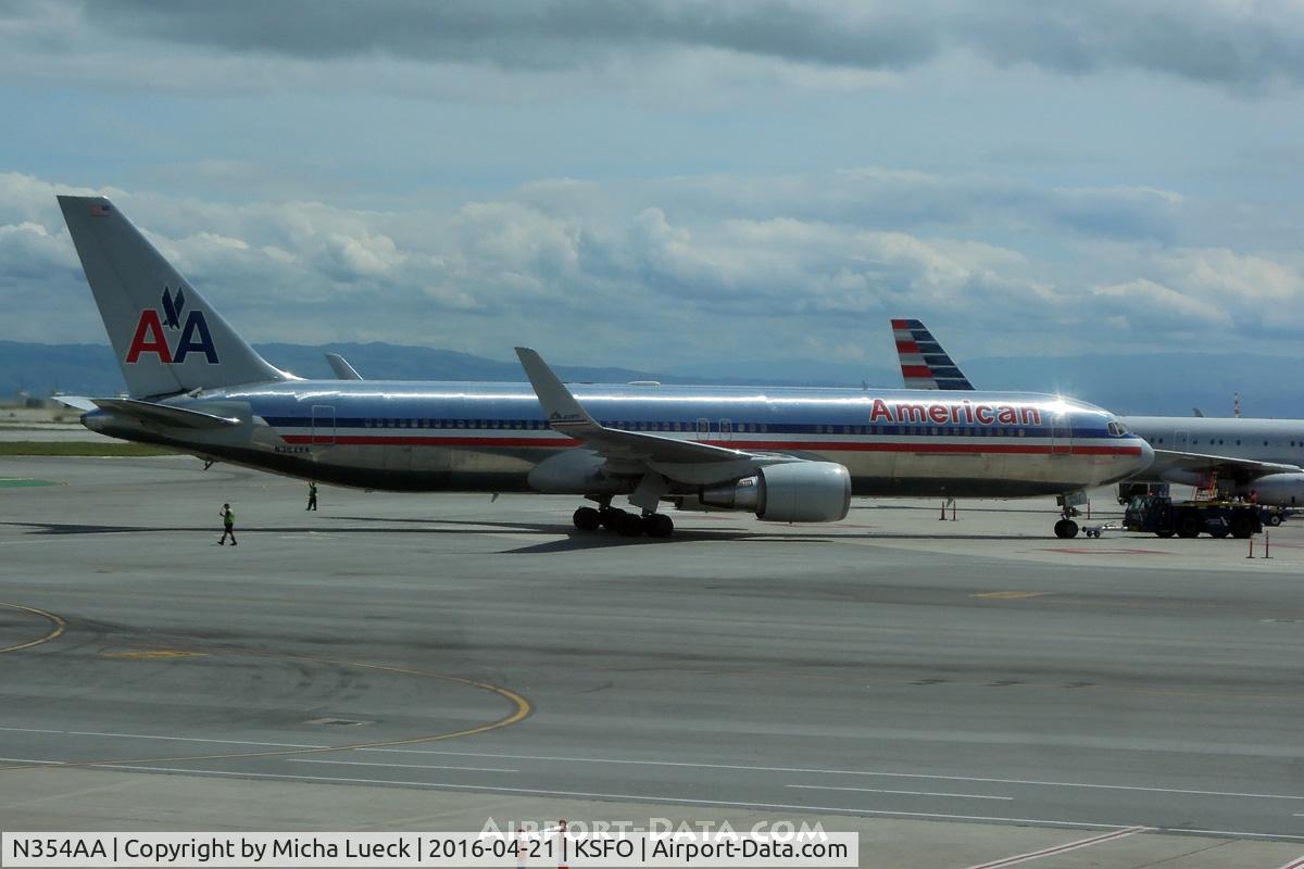 N354AA, 1988 Boeing 767-323 C/N 24035, At SFO