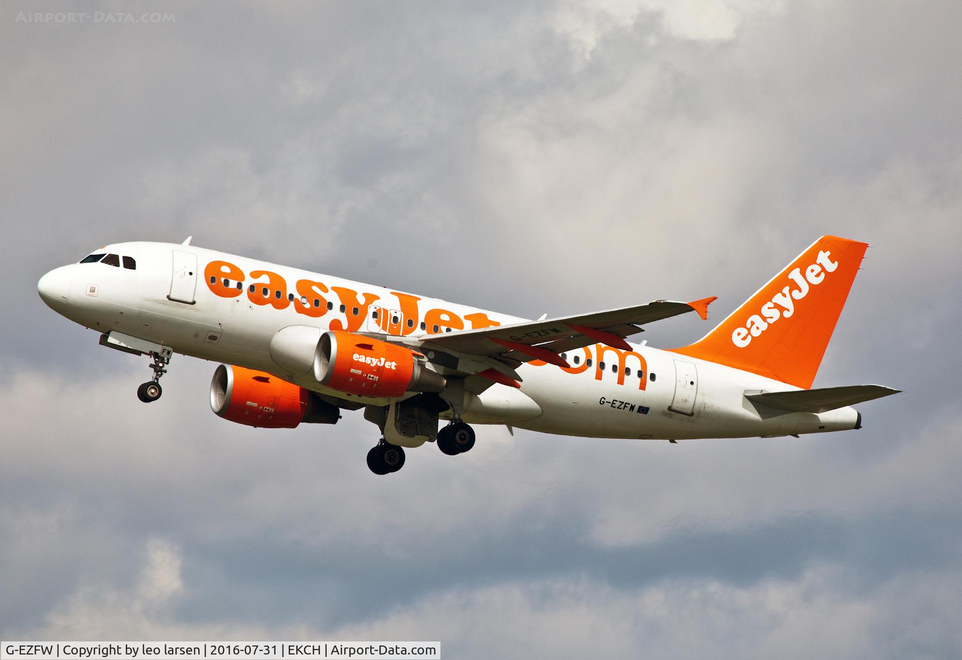 G-EZFW, 2010 Airbus A319-111 C/N 4380, Copenhagen 31.7.16