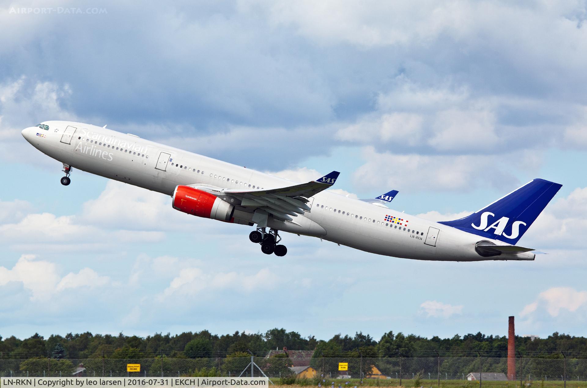 LN-RKN, 2003 Airbus A330-343X C/N 568, Copenhagen 31.7.16
