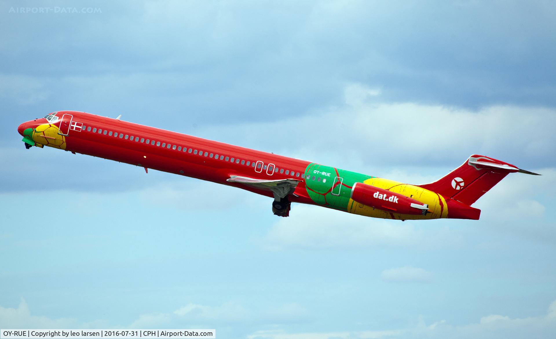 OY-RUE, 1990 McDonnell Douglas MD-83 (DC-9-83) C/N 49936, Copenhagen 31.7.16