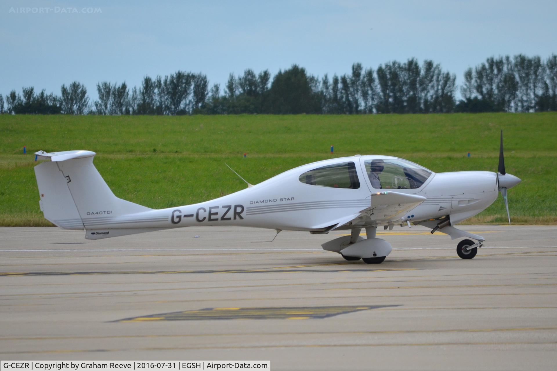 G-CEZR, 2008 Diamond DA-40D Diamond Star C/N D4.343, Departing from Norwich.