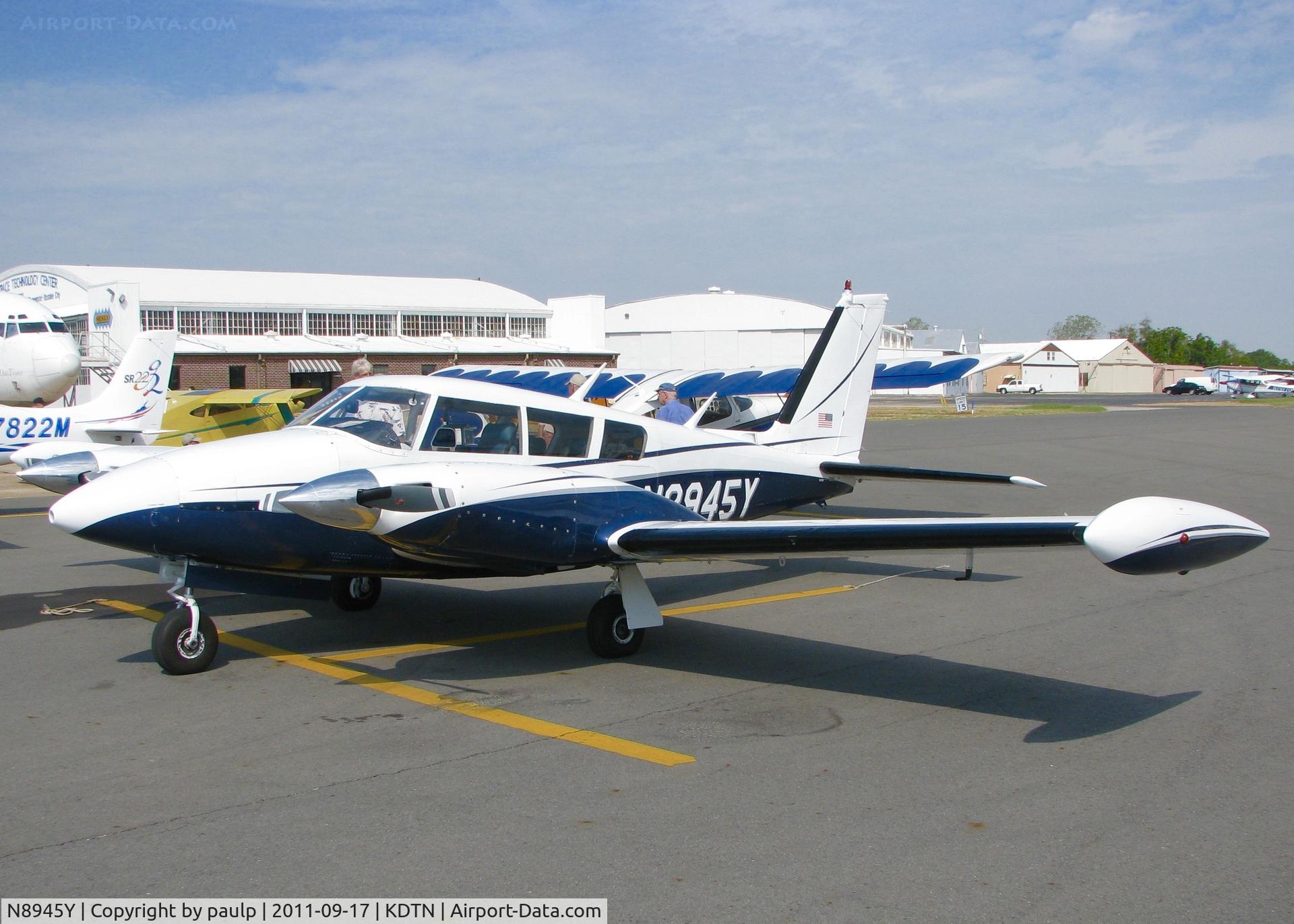 N8945Y, 1971 Piper PA-39-160 Twin Comanche C/N 39106, At Downtown Shreveport.