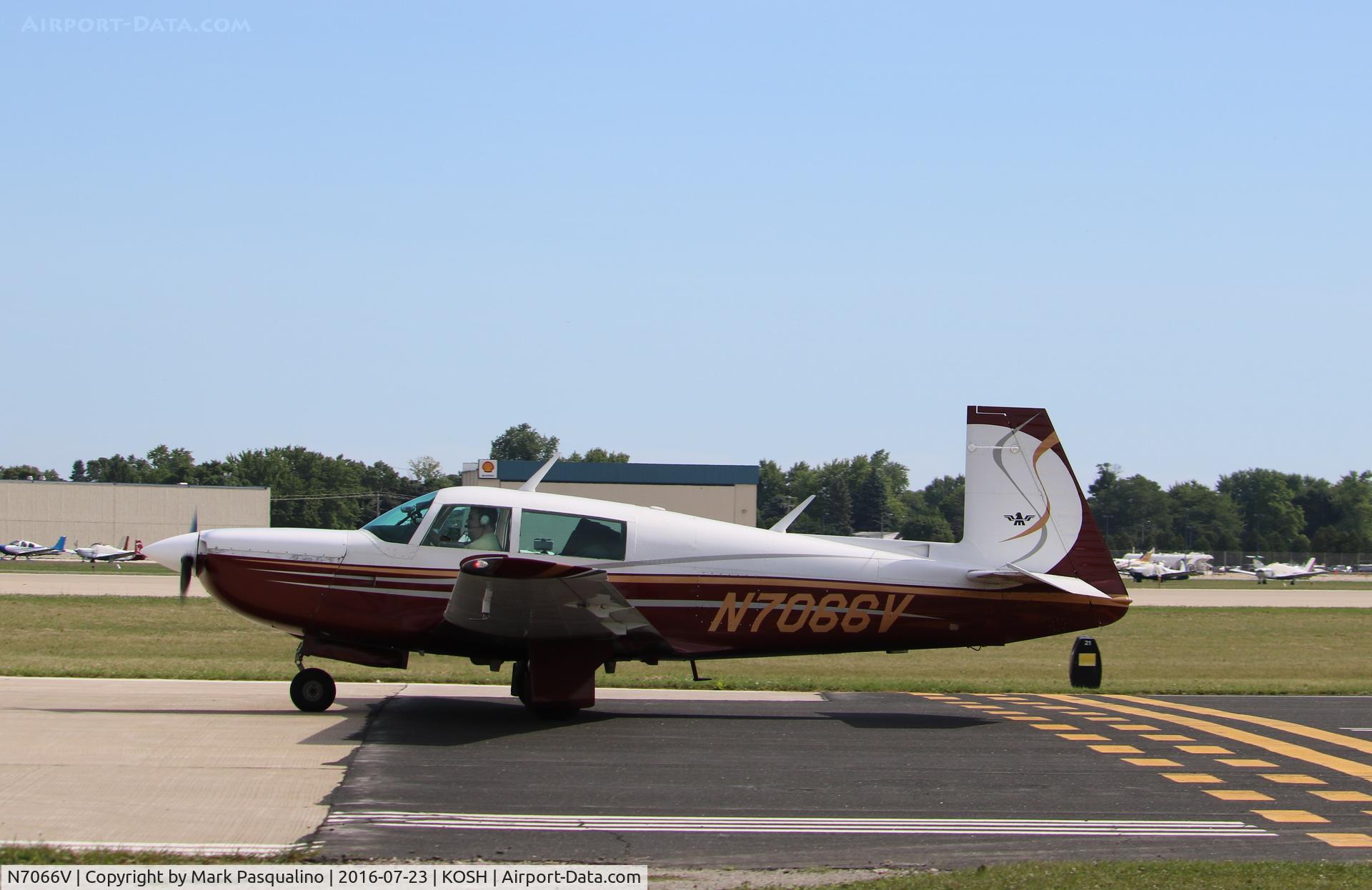 N7066V, 1978 Mooney M20K C/N 25-0002, Mooney M20K