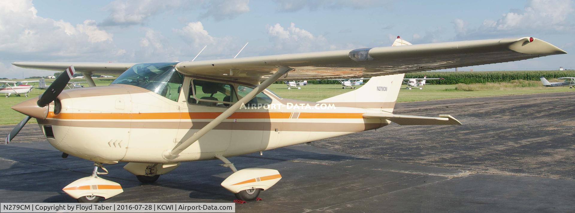 N279CM, 1969 Cessna 182M Skylane C/N 1825982, SITTING ON THE RAMP