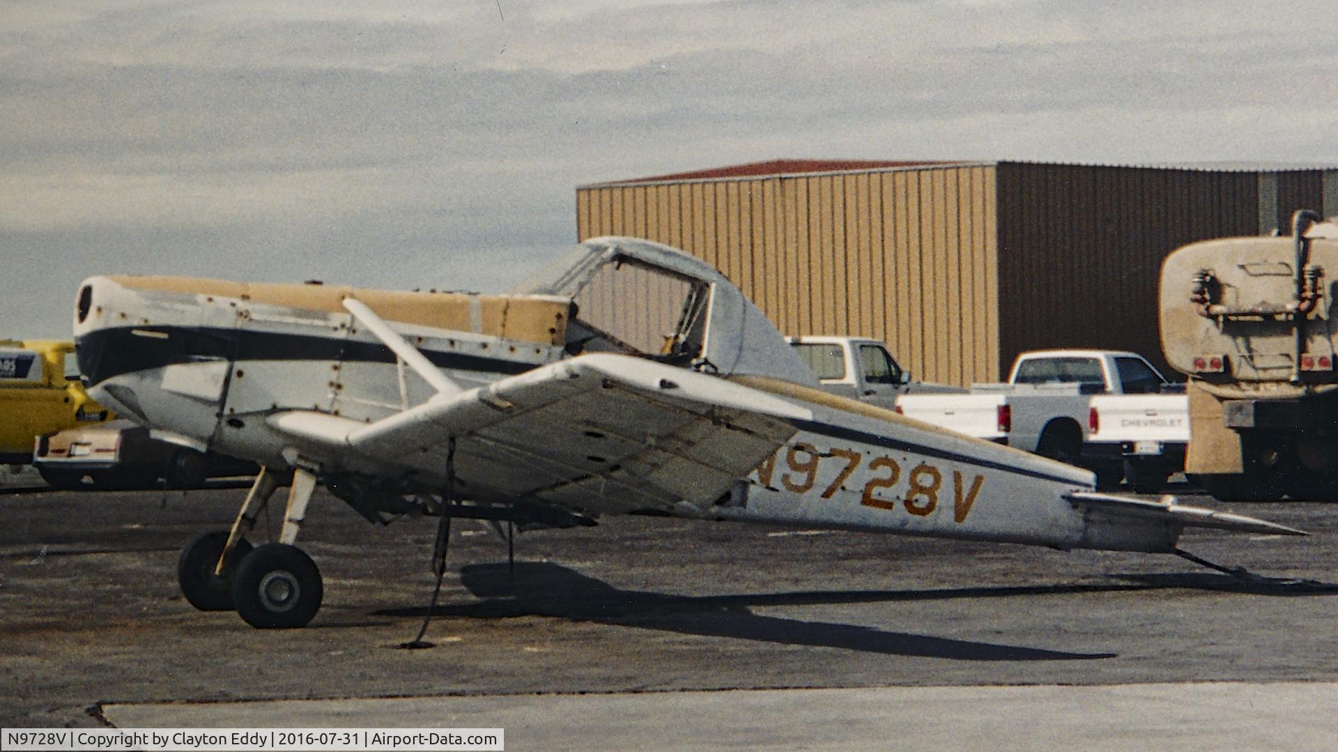 N9728V, Cessna A188 Agwagon C/N 1880178, N9728V at Rio Vista Airport in California.