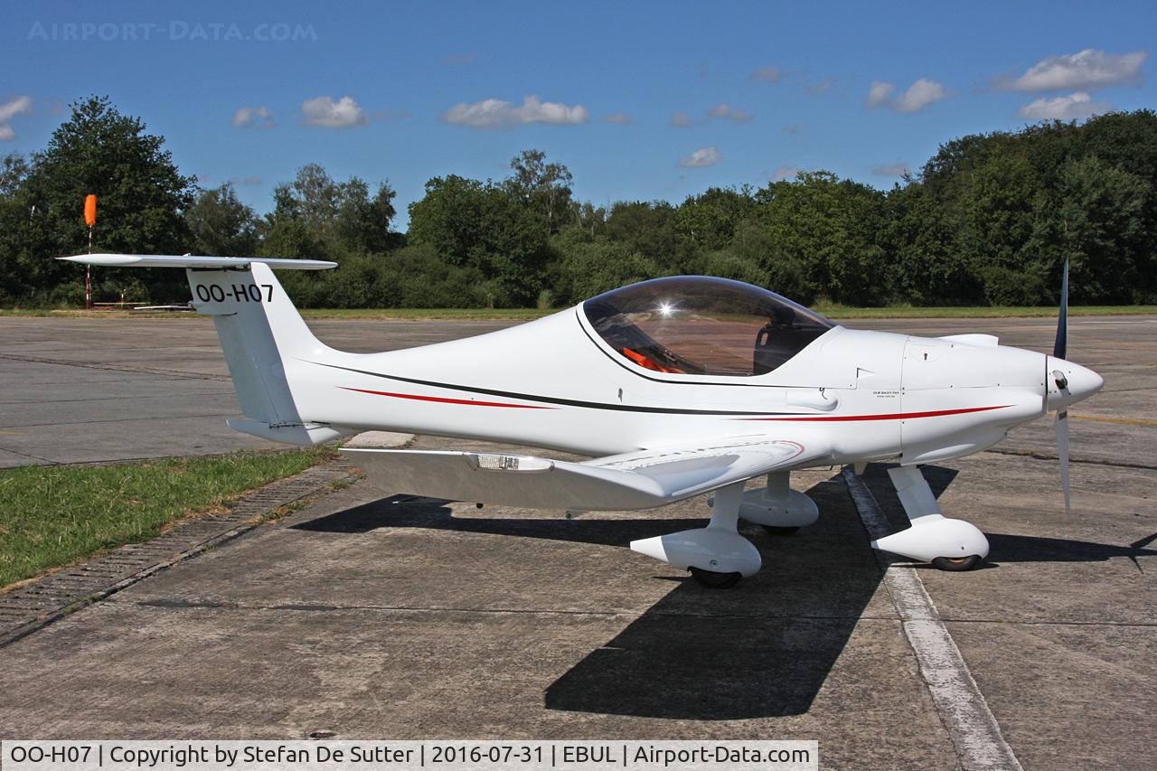 OO-H07, 2012 Dyn'Aero MCR UL C/N 409, Parked @ Vliegclub Ursel