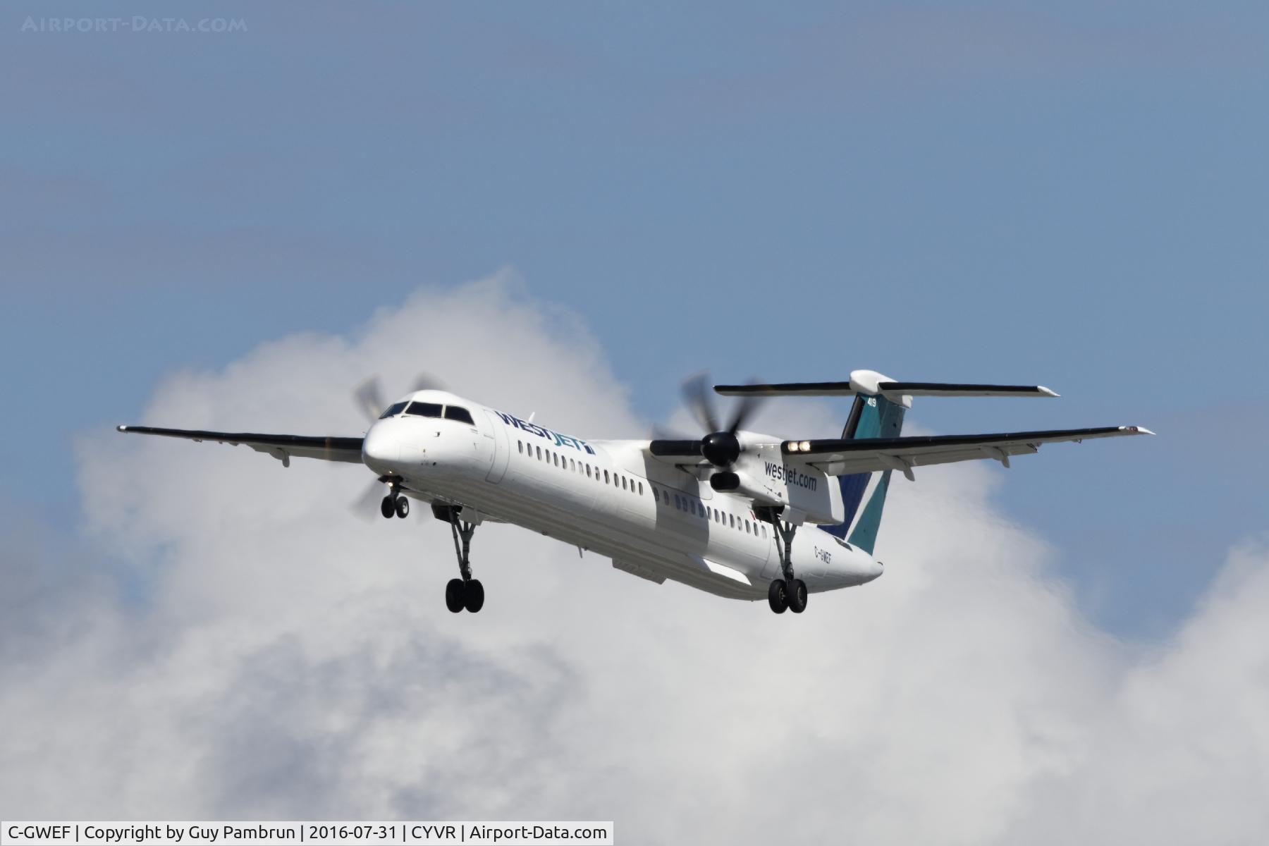 C-GWEF, 2014 Bombardier DHC-8-402Q Dash 8 Dash 8 C/N 4487, Landing
