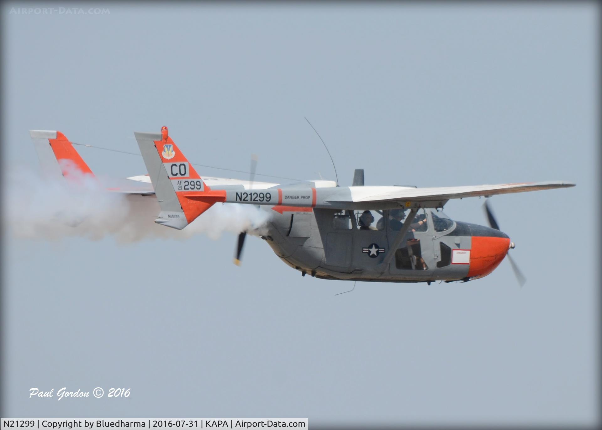 N21299, 1967 Cessna O-2A Super Skymaster Super Skymaster C/N 337M-0005, Flying by