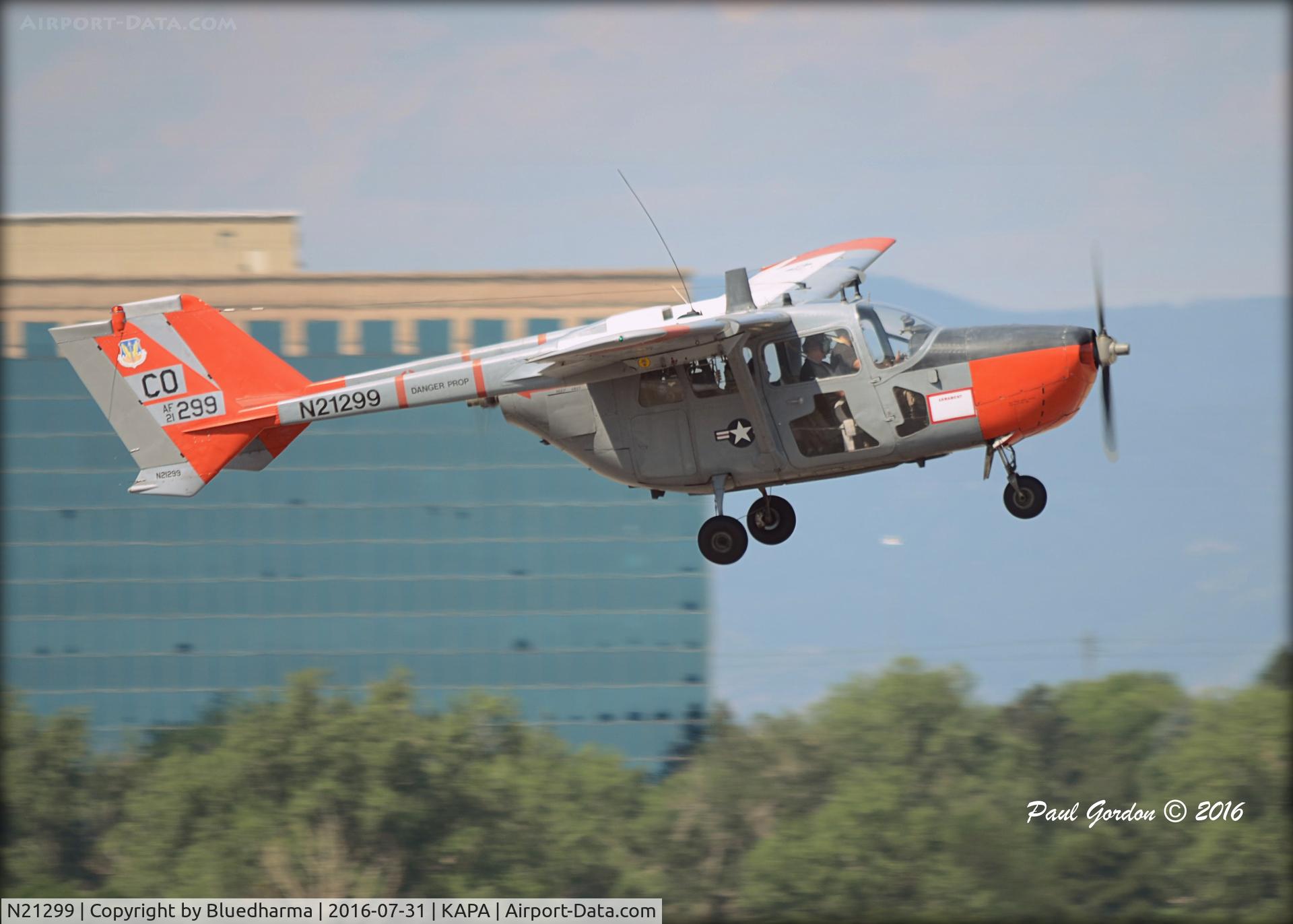 N21299, 1967 Cessna O-2A Super Skymaster Super Skymaster C/N 337M-0005, Takeoff