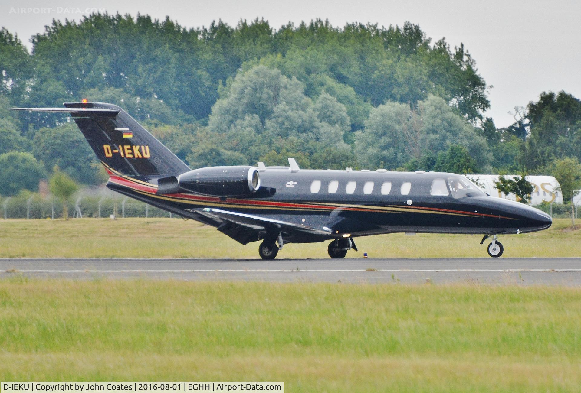 D-IEKU, 2001 Cessna 525A CitationJet CJ2 C/N 525A-0043, Arriving runway 26