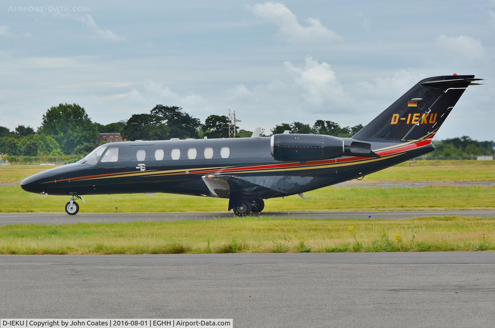 D-IEKU, 2001 Cessna 525A CitationJet CJ2 C/N 525A-0043, Taxiing to Signatures