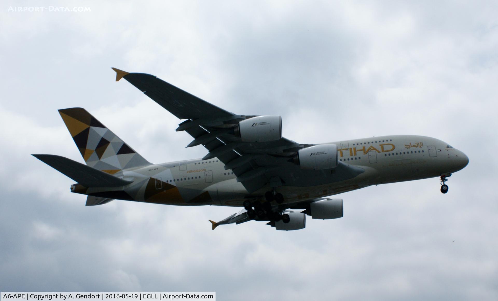A6-APE, 2015 Airbus A380-861 C/N 191, Etihad, is here on finals RWY 27R at London Heathrow(EGLL)