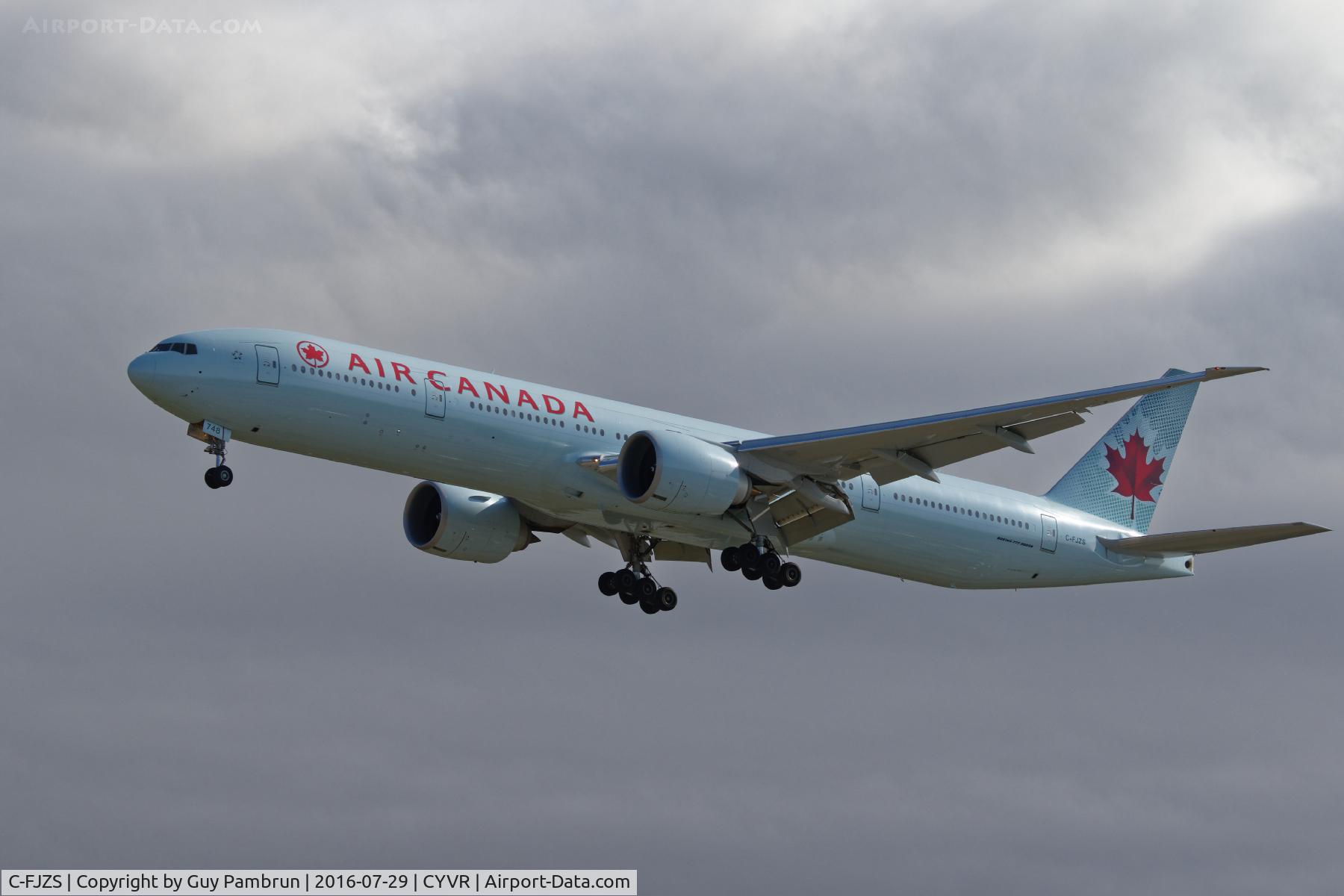 C-FJZS, 2016 Boeing 777-333/ER C/N 62400, Landing