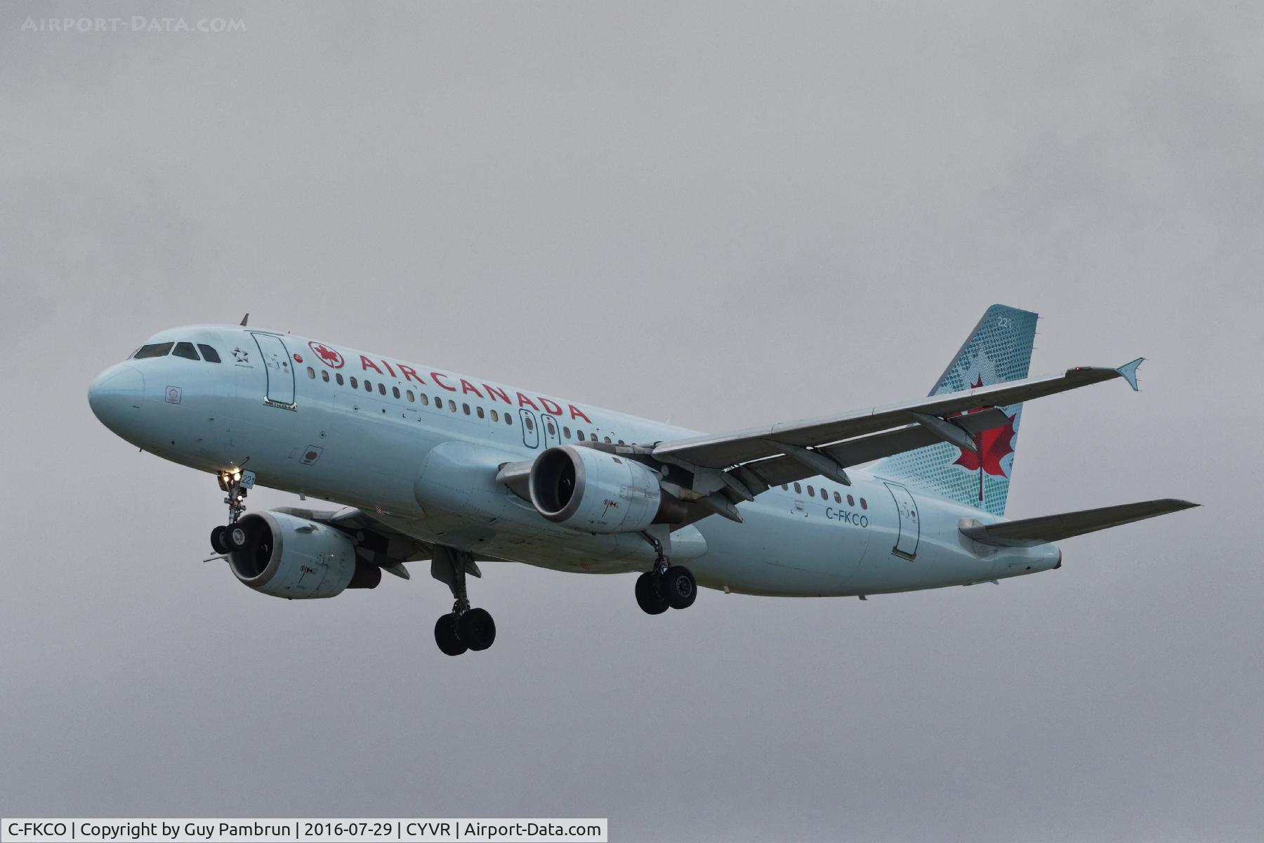 C-FKCO, 1991 Airbus A320-211 C/N 277, Landing
