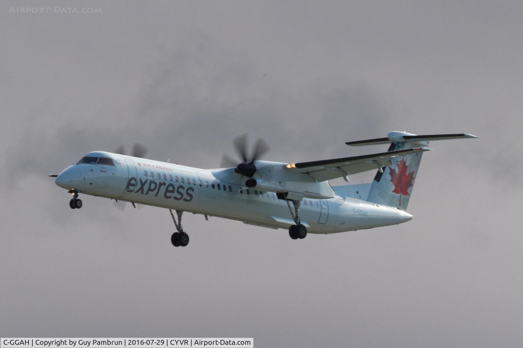 C-GGAH, 2012 Bombardier DHC-8-402 Dash 8 Dash 8 C/N 4432, Landing