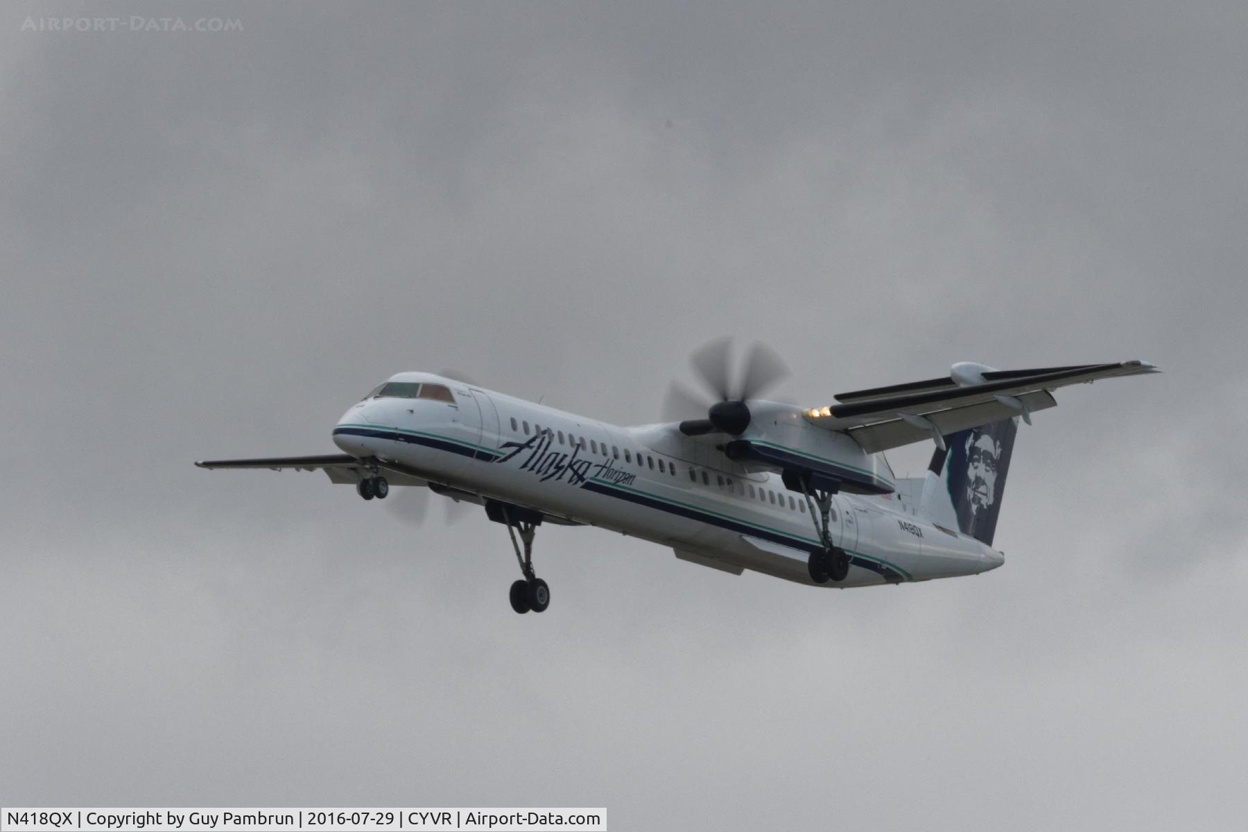 N418QX, 2007 Bombardier DHC-8-402 Dash 8 C/N 4143, Landing