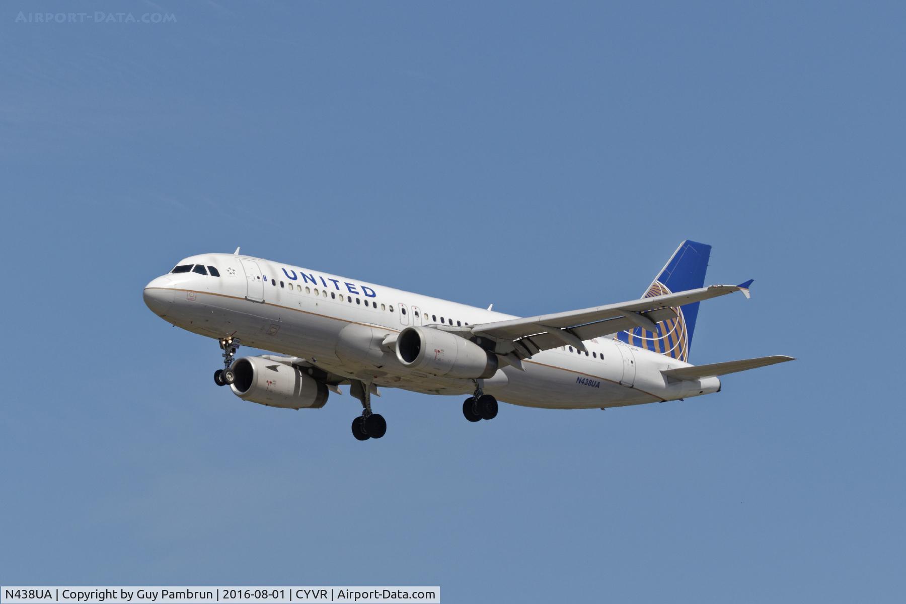 N438UA, 1997 Airbus A320-232 C/N 678, Landing