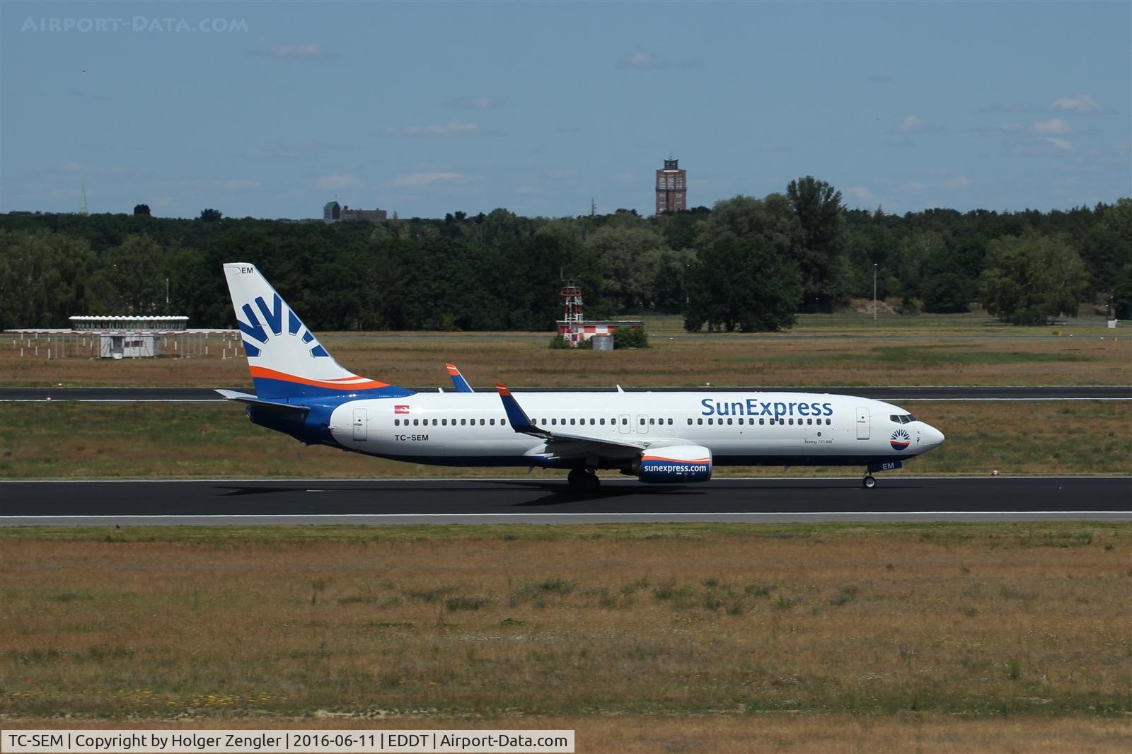 TC-SEM, 2015 Boeing 737-8HC C/N 61173, TXL waving good bye tour no.4 since 2011