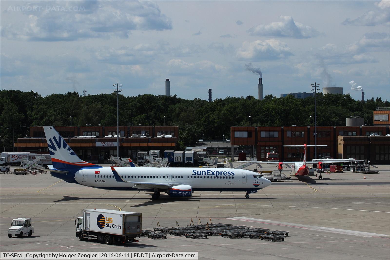 TC-SEM, 2015 Boeing 737-8HC C/N 61173, TXL waving good bye tour no.4 since 2011
