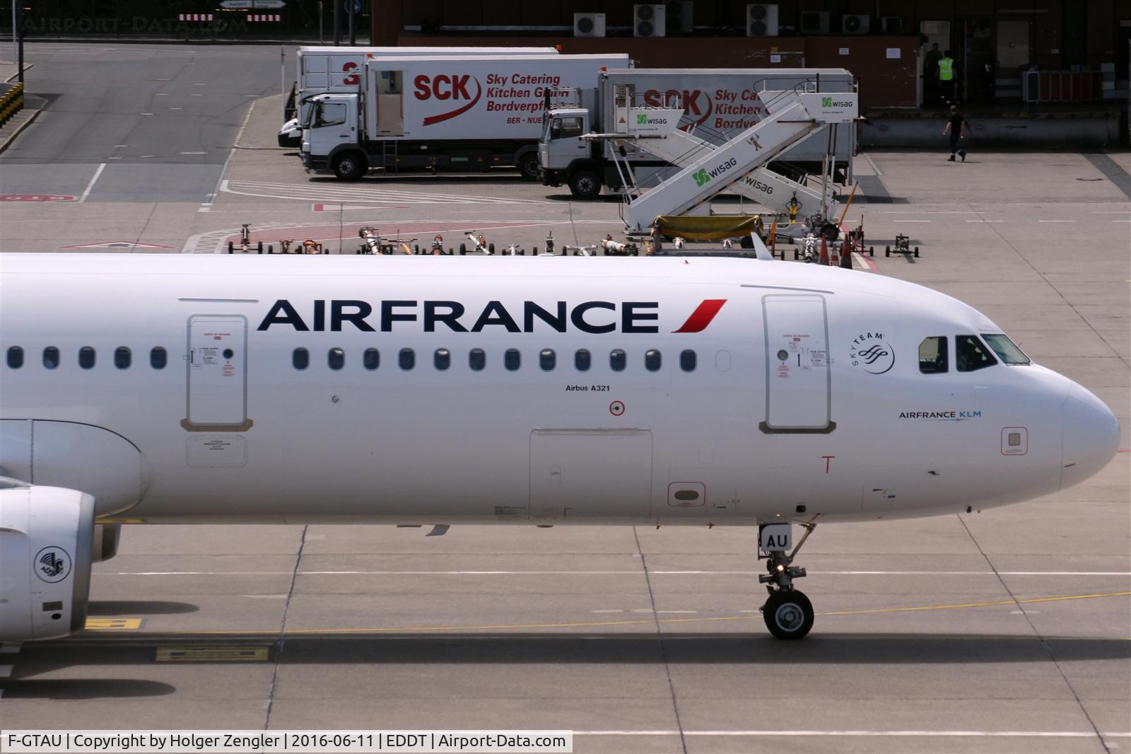 F-GTAU, 2009 Airbus A321-212 C/N 3814, TXL waving good bye tour no.4 since 2011