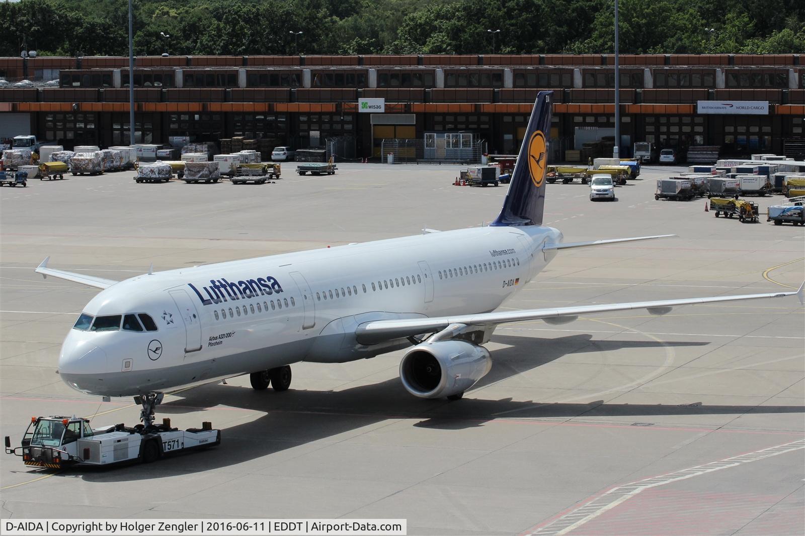 D-AIDA, 2010 Airbus A321-231 C/N 4360, TXL waving good bye tour no.4 since 2011