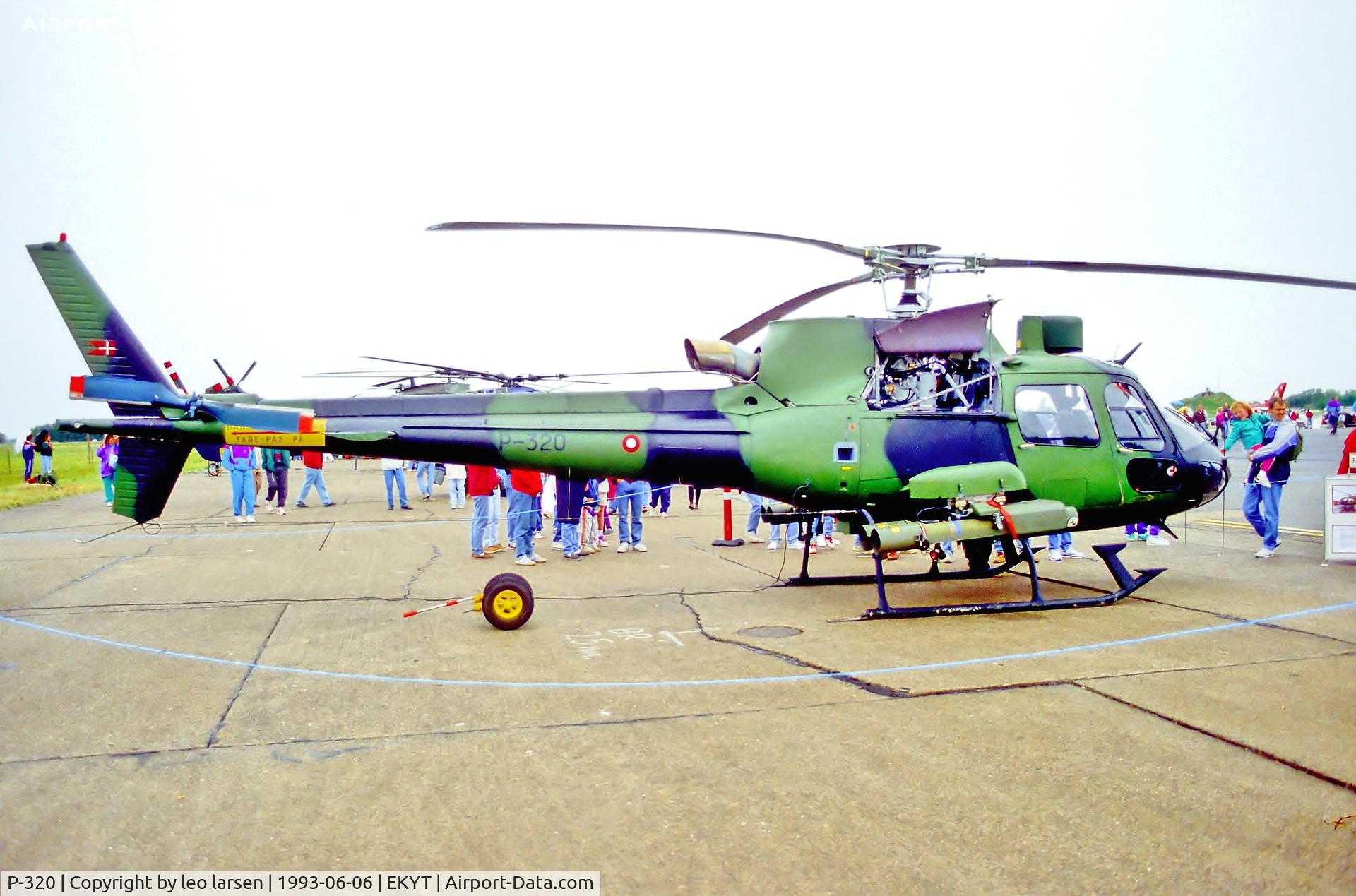 P-320, Aerospatiale AS-550C-2 Fennec C/N 2320, Aalborg AB Denmark RDAF open house 6.6.93