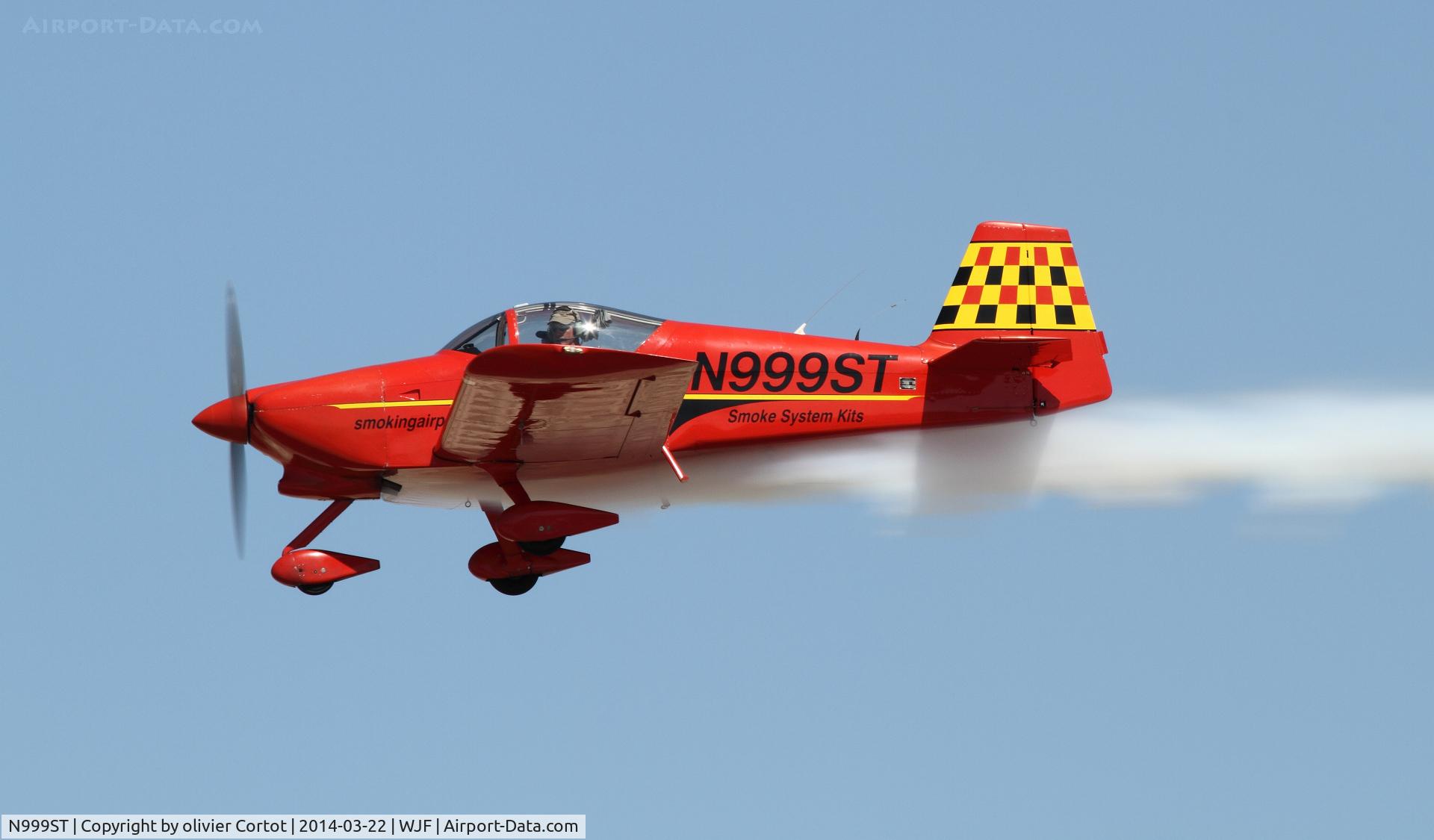 N999ST, 1996 Vans RV-6A C/N 23994, smoking...
