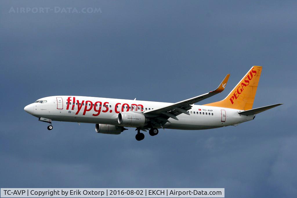 TC-AVP, 2011 Boeing 737-82R C/N 38175, TC-AVP landing rw 22L