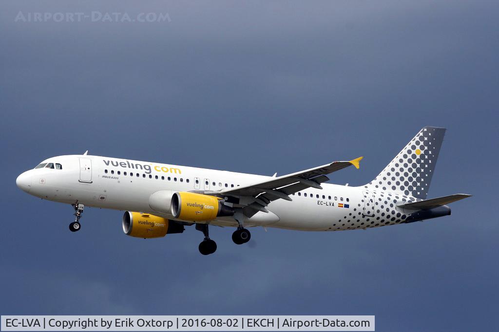 EC-LVA, 2000 Airbus A320-214 C/N 1171, EC-LVA landing rw 22L
