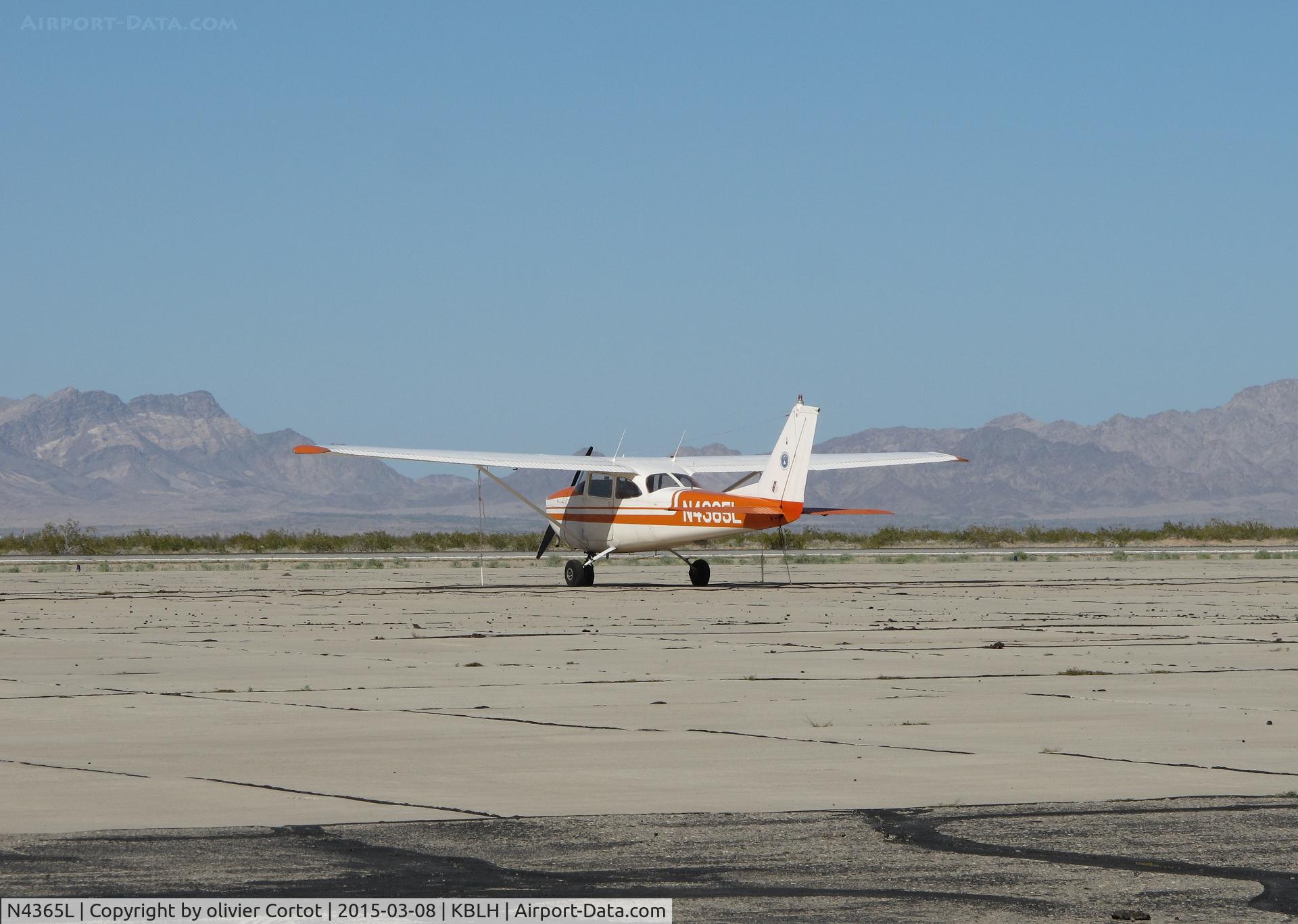 N4365L, 1966 Cessna 172G C/N 17254440, In Arizona