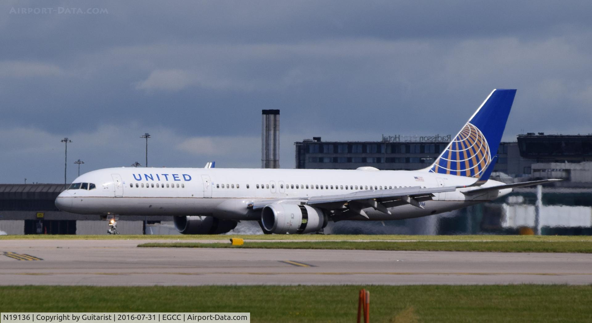 N19136, 1999 Boeing 757-224 C/N 29285, At Manchester