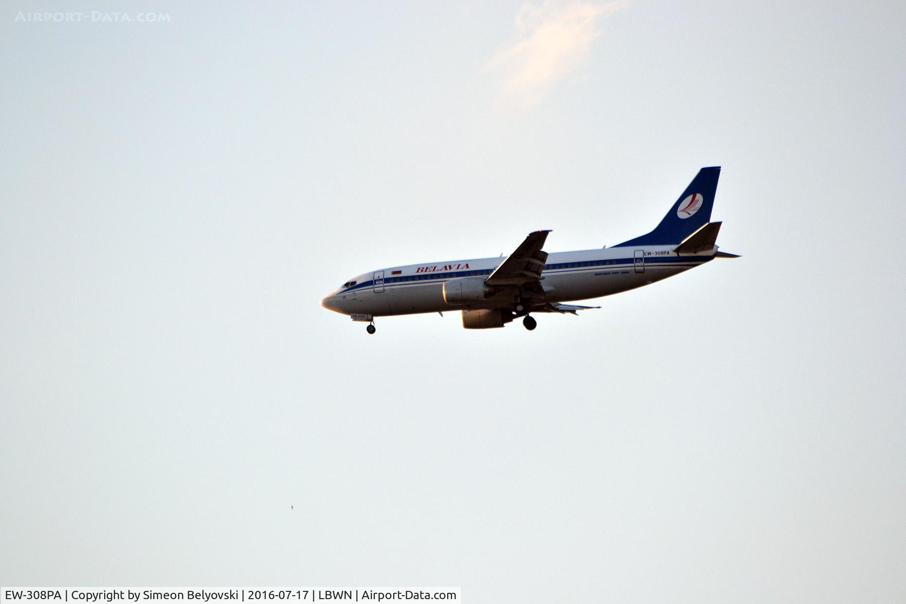 EW-308PA, 1990 Boeing 737-3K2 C/N 24328, Landing at Varna airport