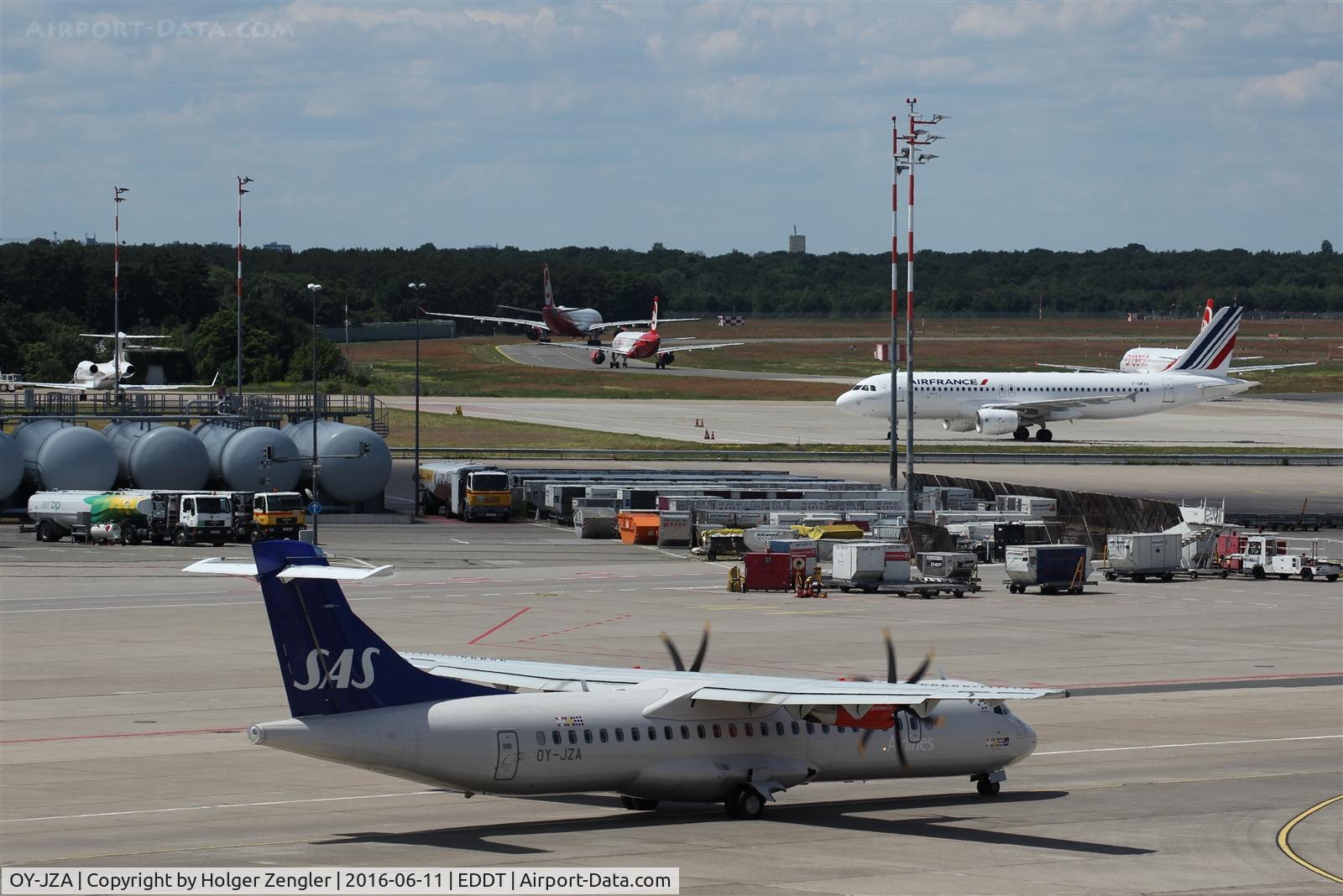 OY-JZA, 2013 ATR 72-600 (72-212A) C/N 1110, TXL waving good bye tour no.4 since 2011