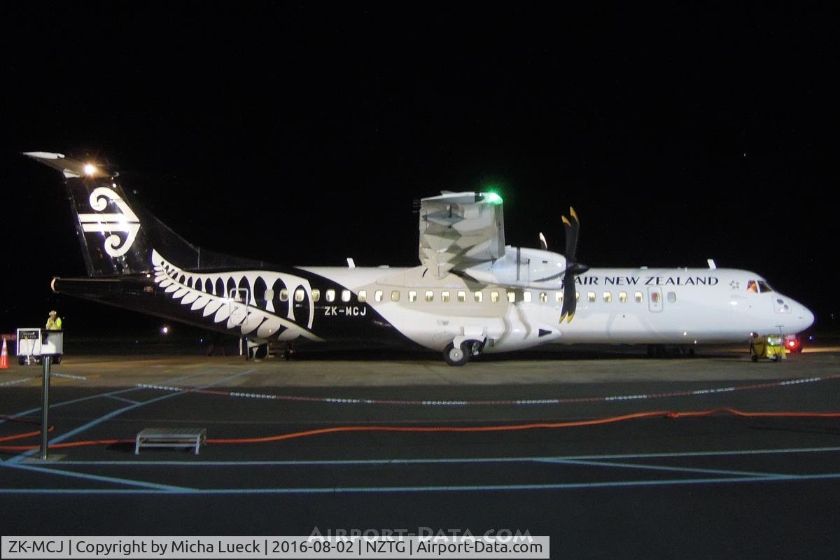 ZK-MCJ, 1999 ATR 72-212A C/N 624, At Tauranga