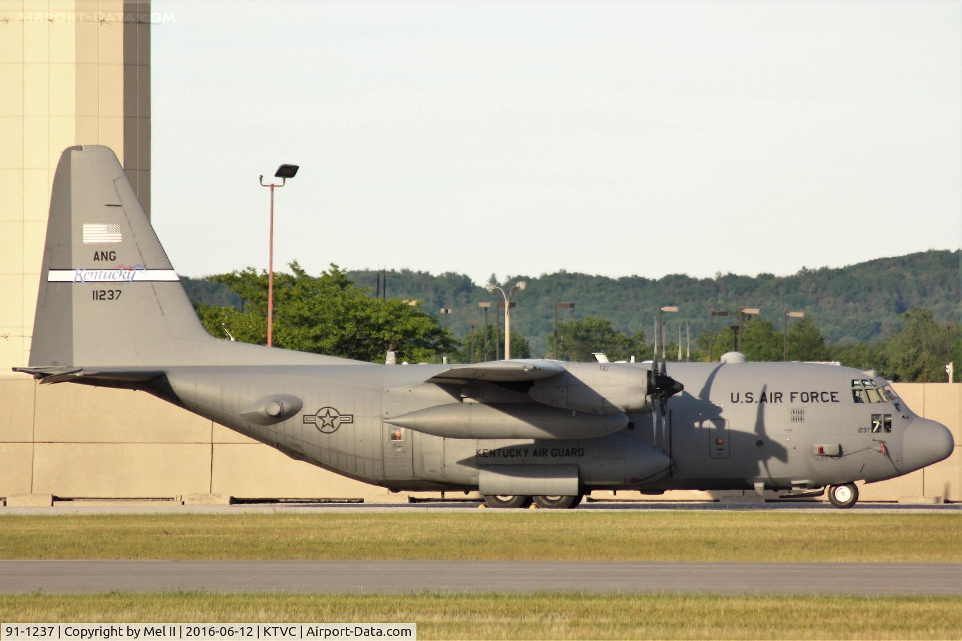 91-1237, 1991 Lockheed C-130H Hercules C/N 382-5287, Parked