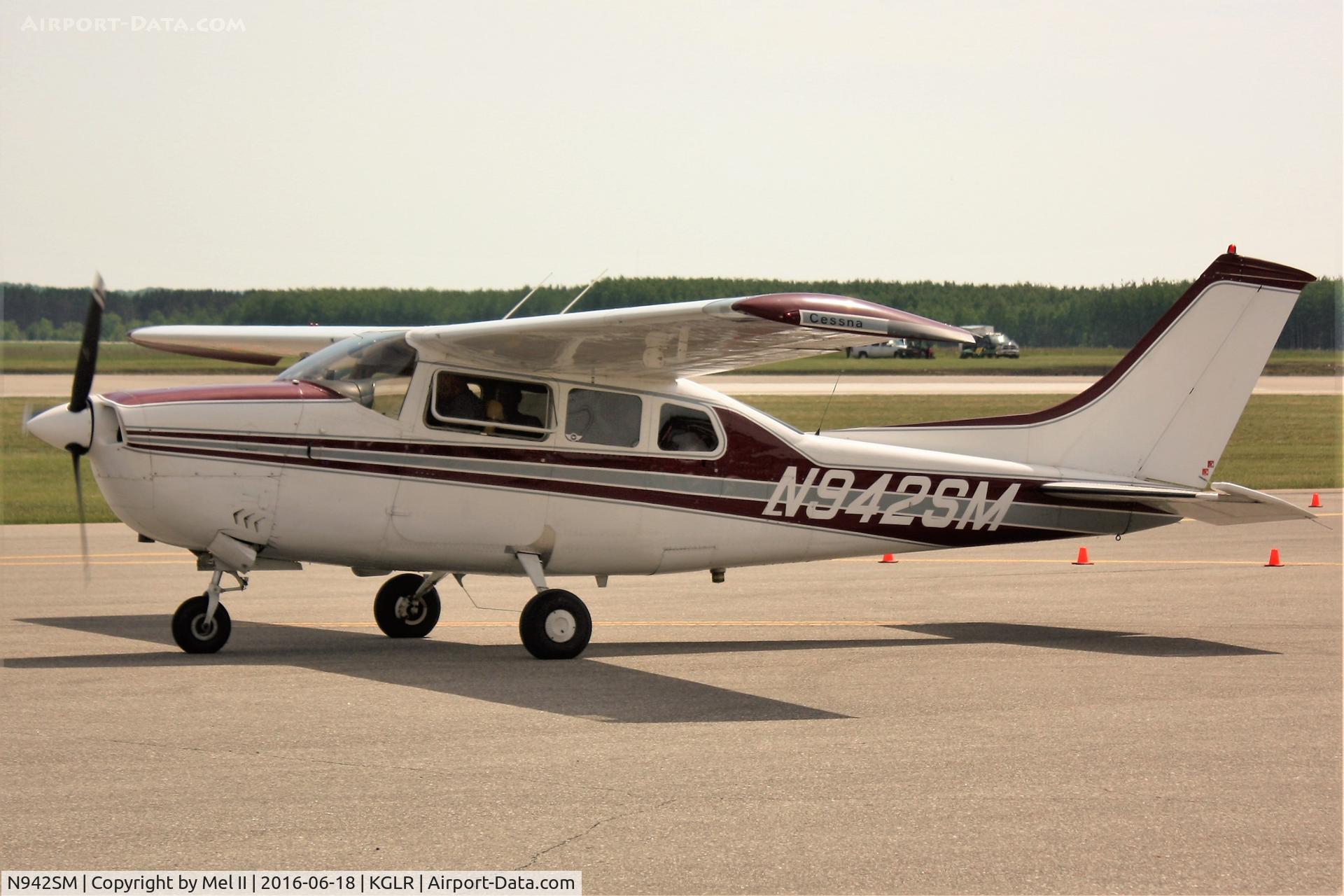 N942SM, 1969 Cessna T210J Turbo Centurion C/N T210-0416, Taxi For Departure RWY 27