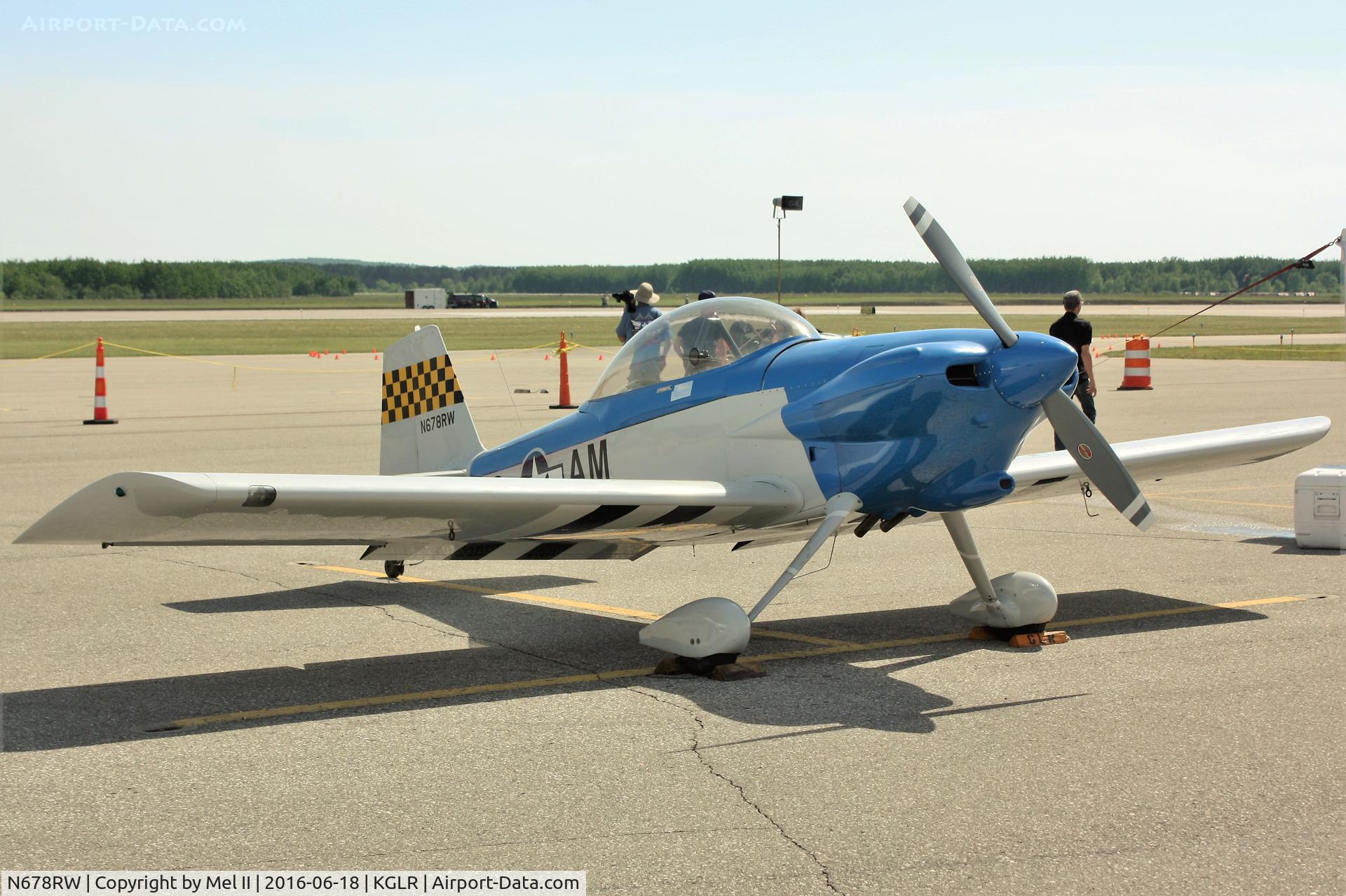 N678RW, 2002 Vans RV-4 C/N 2823, Parked