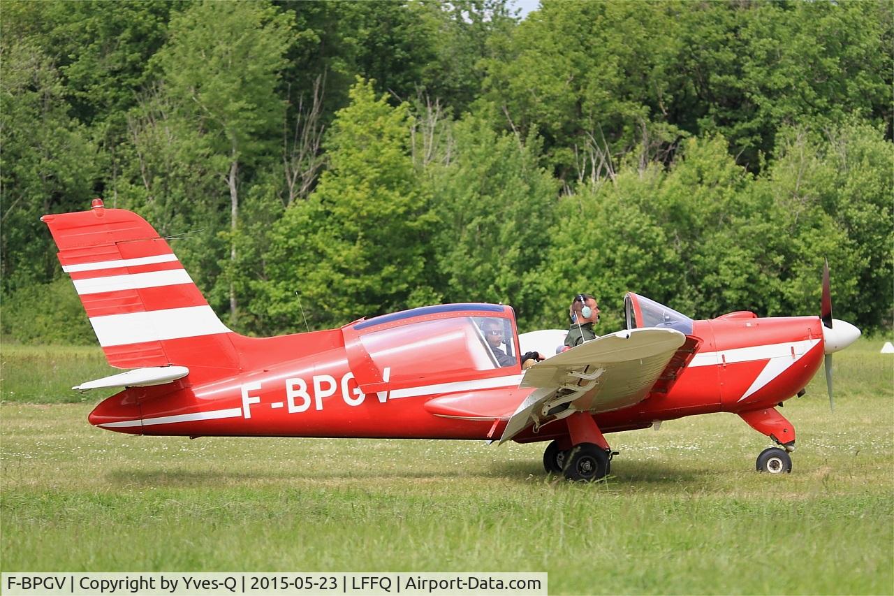 F-BPGV, 1968 Socata MS-893A Rallye Commodore 180 C/N 10796, Socata MS-893A Rallye Commodore 180, Taxiing, La Ferté-Alais airfield (LFFQ) Airshow 2015