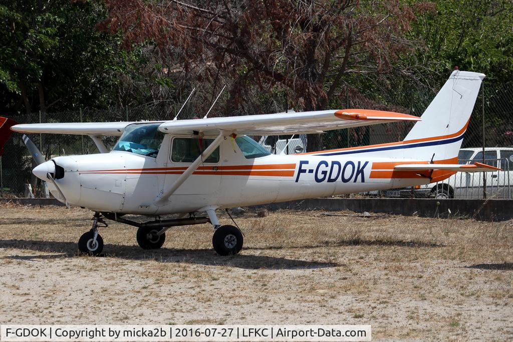 F-GDOK, Reims F152 C/N 1938, Parked