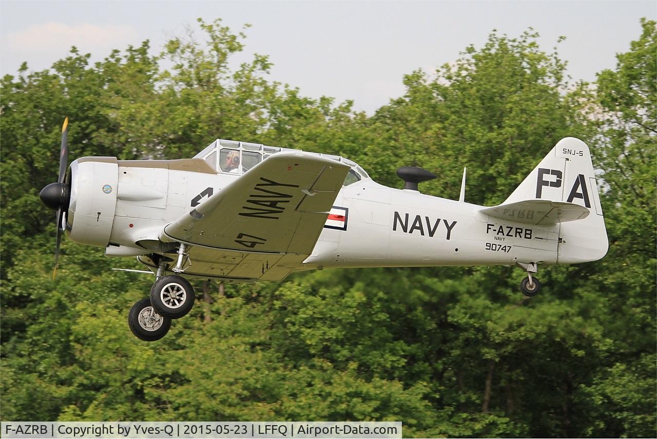 F-AZRB, North American SNJ-5 Texan Texan C/N 88-17955, North American SNJ-5 Texan, Take off rwy 28, La Ferté-Alais airfield (LFFQ) Airshow 2015