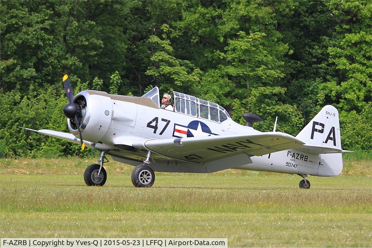 F-AZRB, North American SNJ-5 Texan Texan C/N 88-17955, North American SNJ-5 Texan, Landing rwy 28, La Ferté-Alais airfield (LFFQ) Airshow 2015