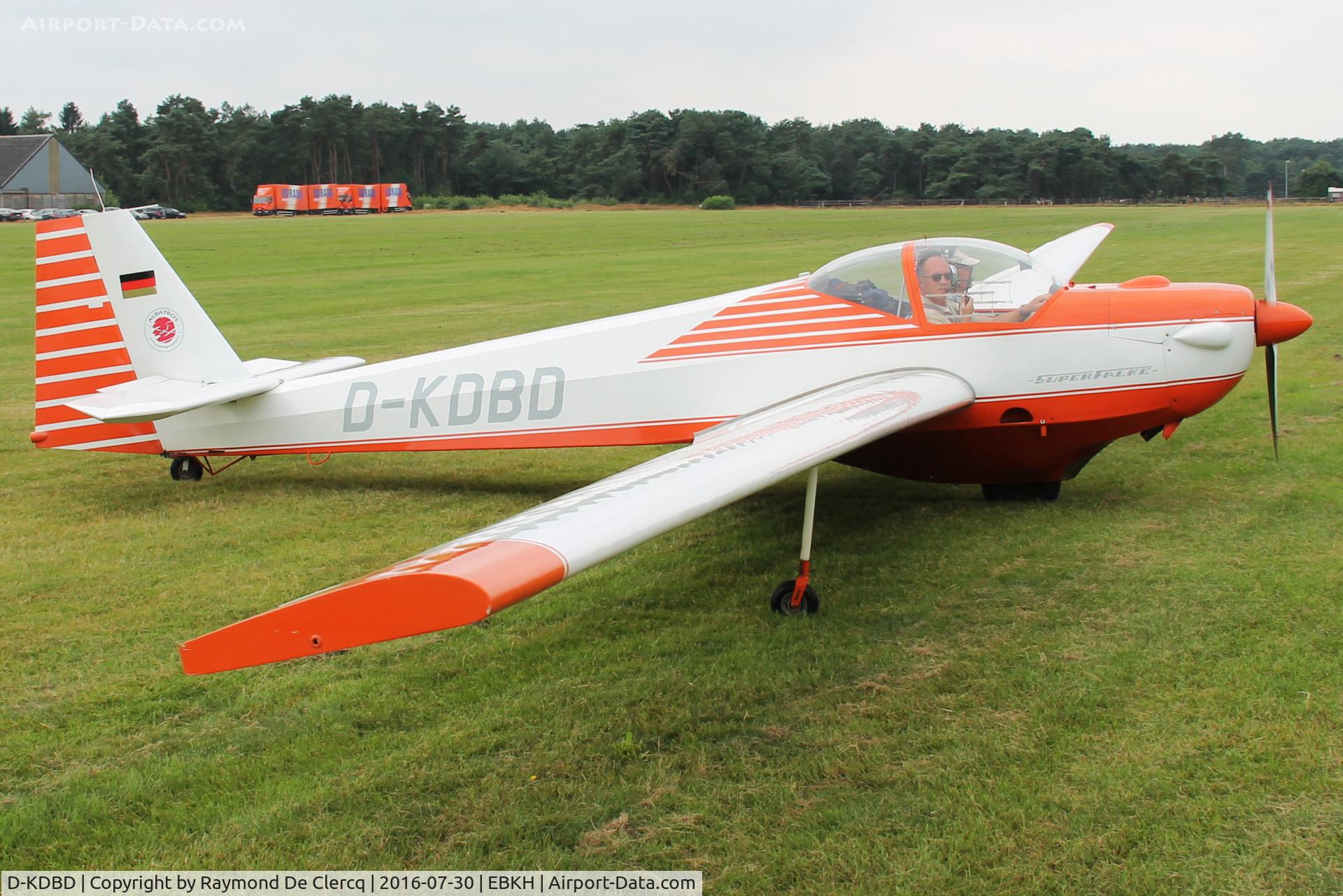 D-KDBD, Scheibe SF-25E Super Falke C/N 4343, Keiheuvel fly in 2016.