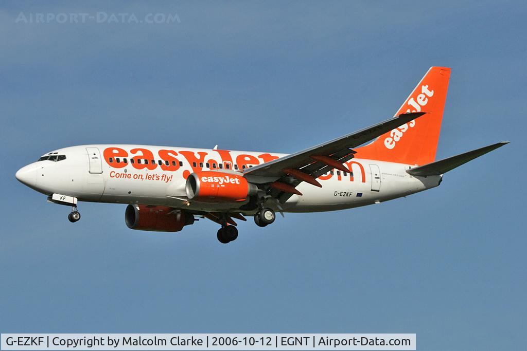 G-EZKF, 2004 Boeing 737-73V C/N 32427, Boeing 737-73V on approach to Rwy 25 at Newcastle Airport in 2006.