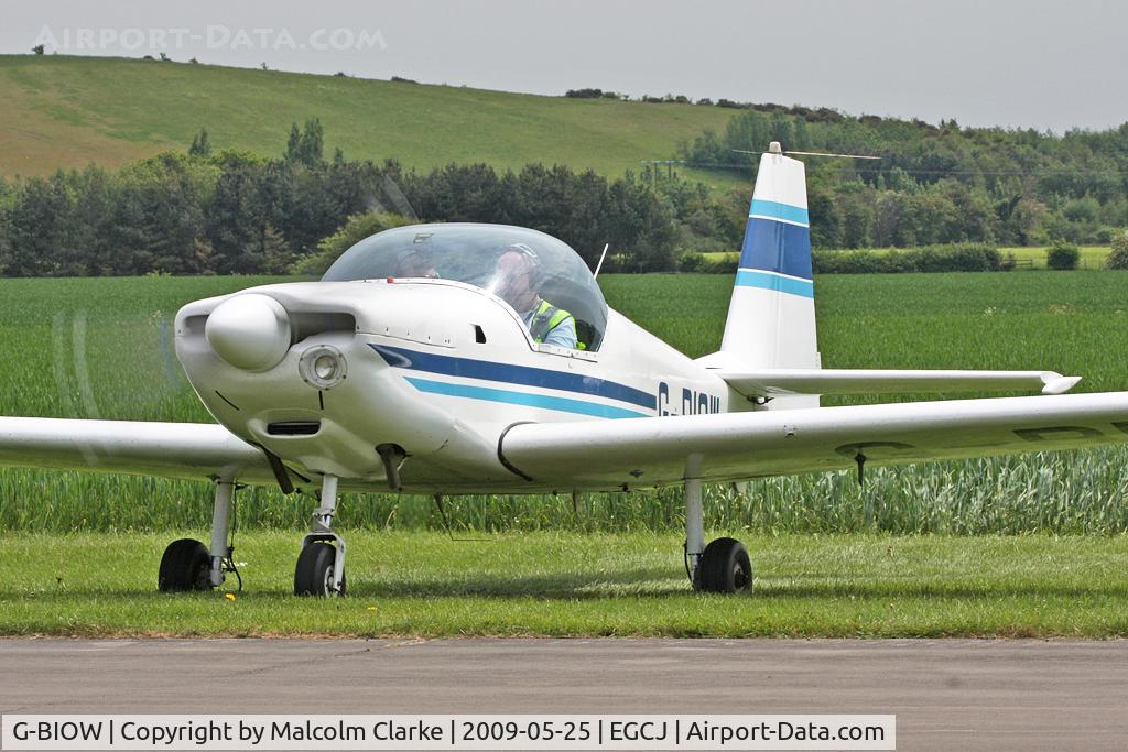 G-BIOW, 1981 Slingsby T-67A Firefly C/N 1988, Slingsby T-67A at Sherburn-in-Elmet Airfield, UK in 2009.