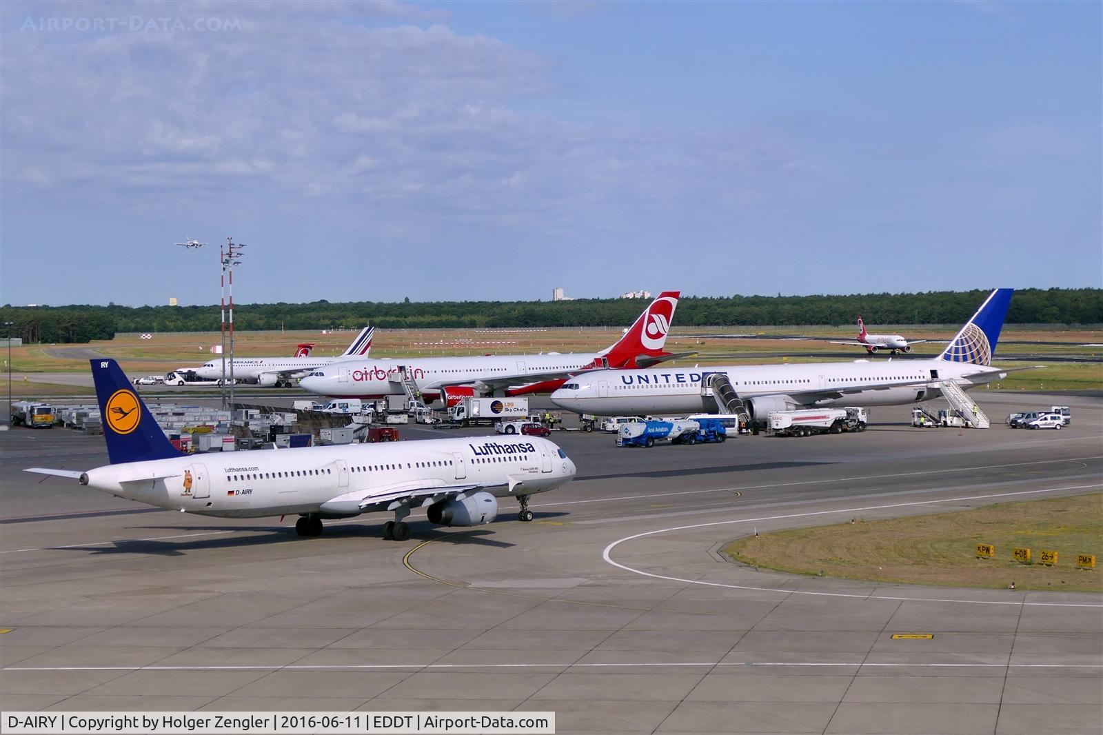 D-AIRY, 1998 Airbus A321-131 C/N 0901, TXL waving good bye tour no.4 since 2011