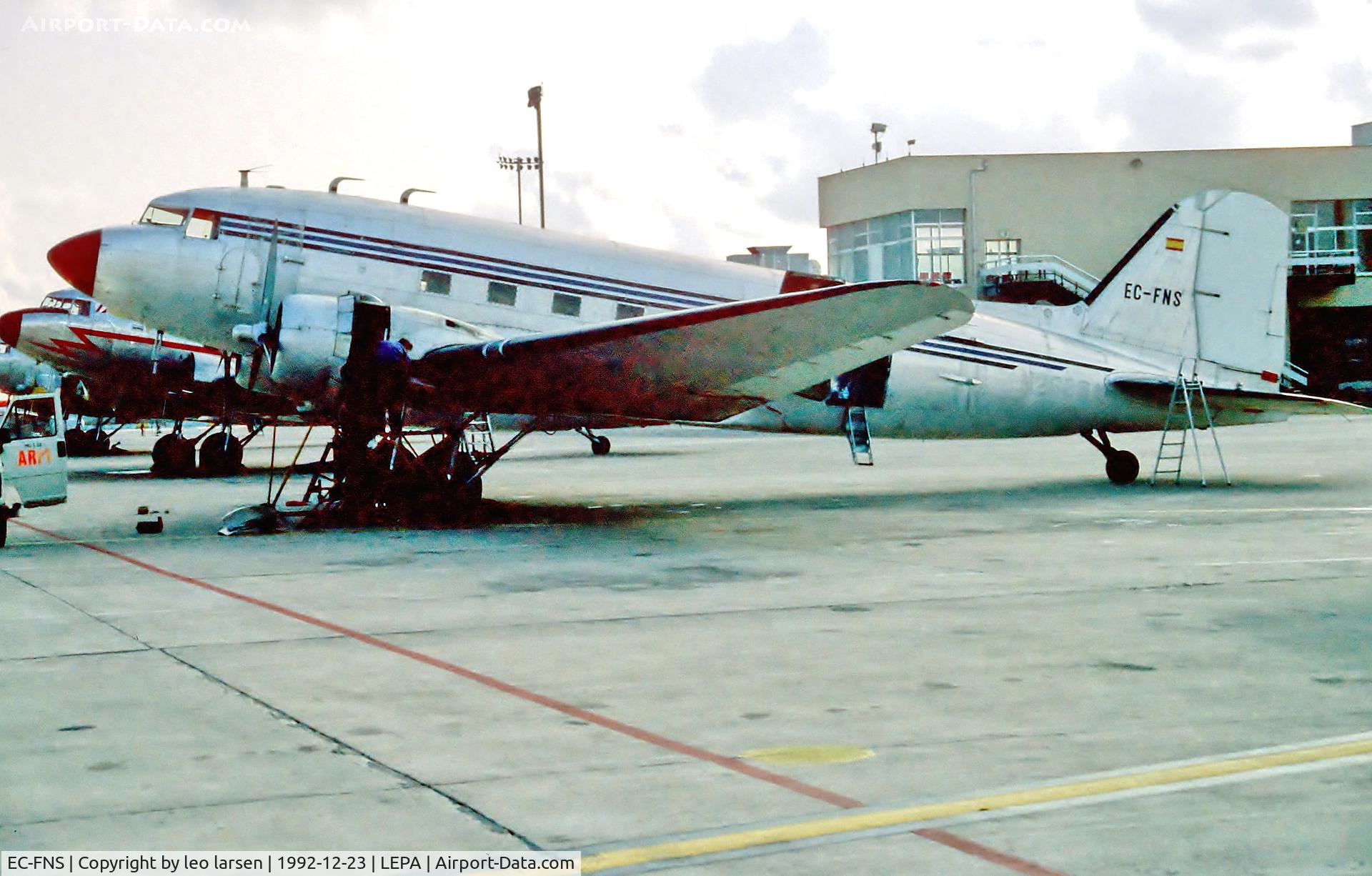 EC-FNS, 1943 Douglas DC-3C C/N 9700, Palma de Mallorca 23.12.92.ex 42-23838.To N47FK
