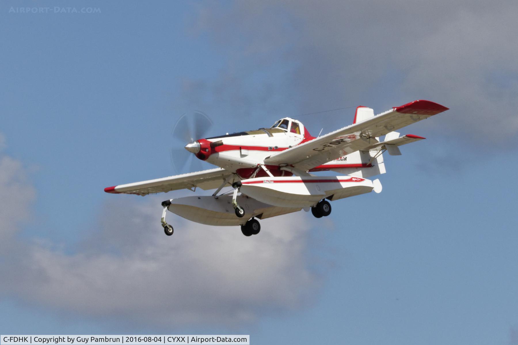 C-FDHK, 2004 Air Tractor AT-802F Fire Boss C/N 802A-0198, Landing