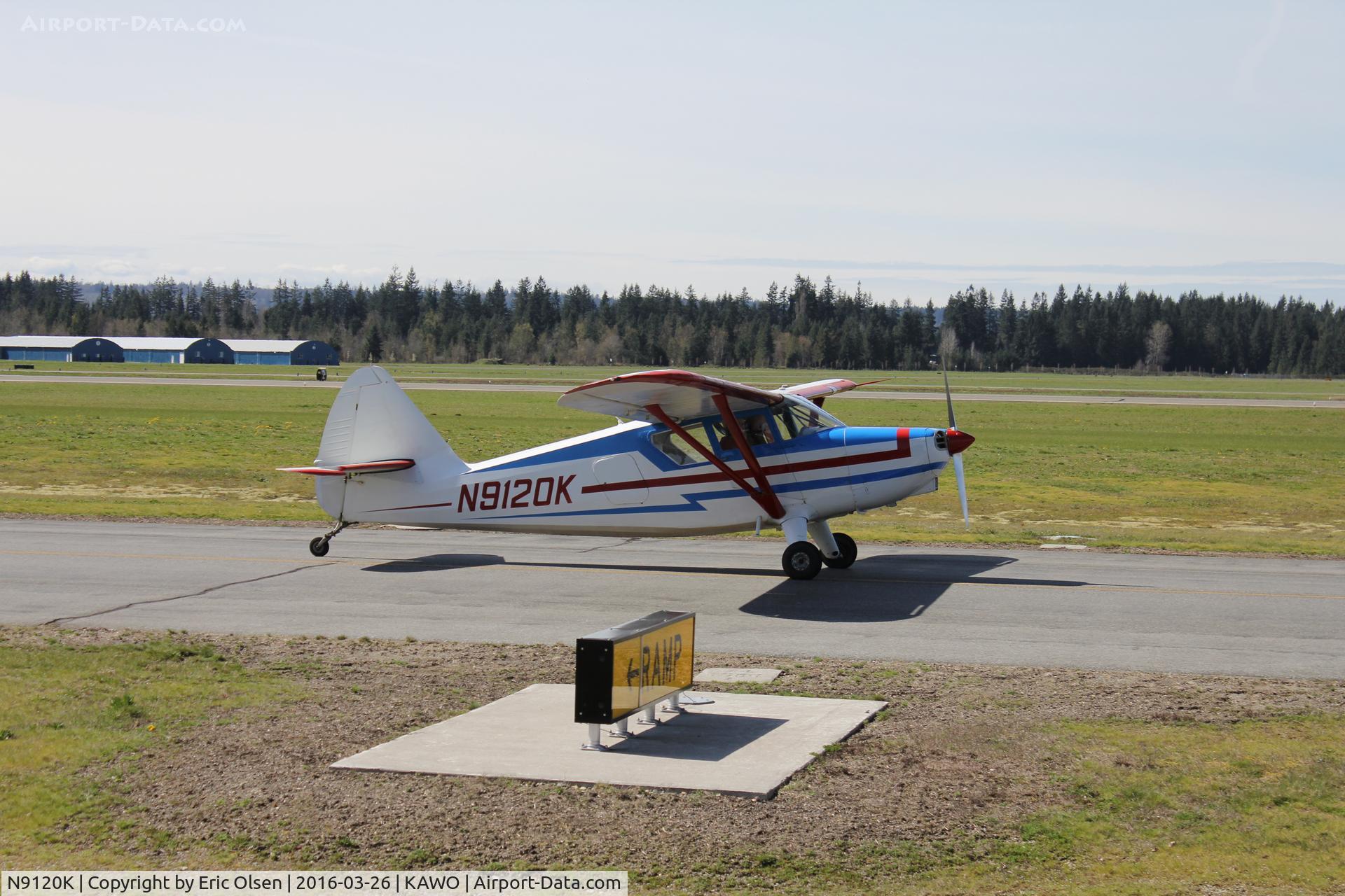 N9120K, 1947 Stinson 108-1 Voyager C/N 108-2120, Stinson 108-1 taxing at Arlington