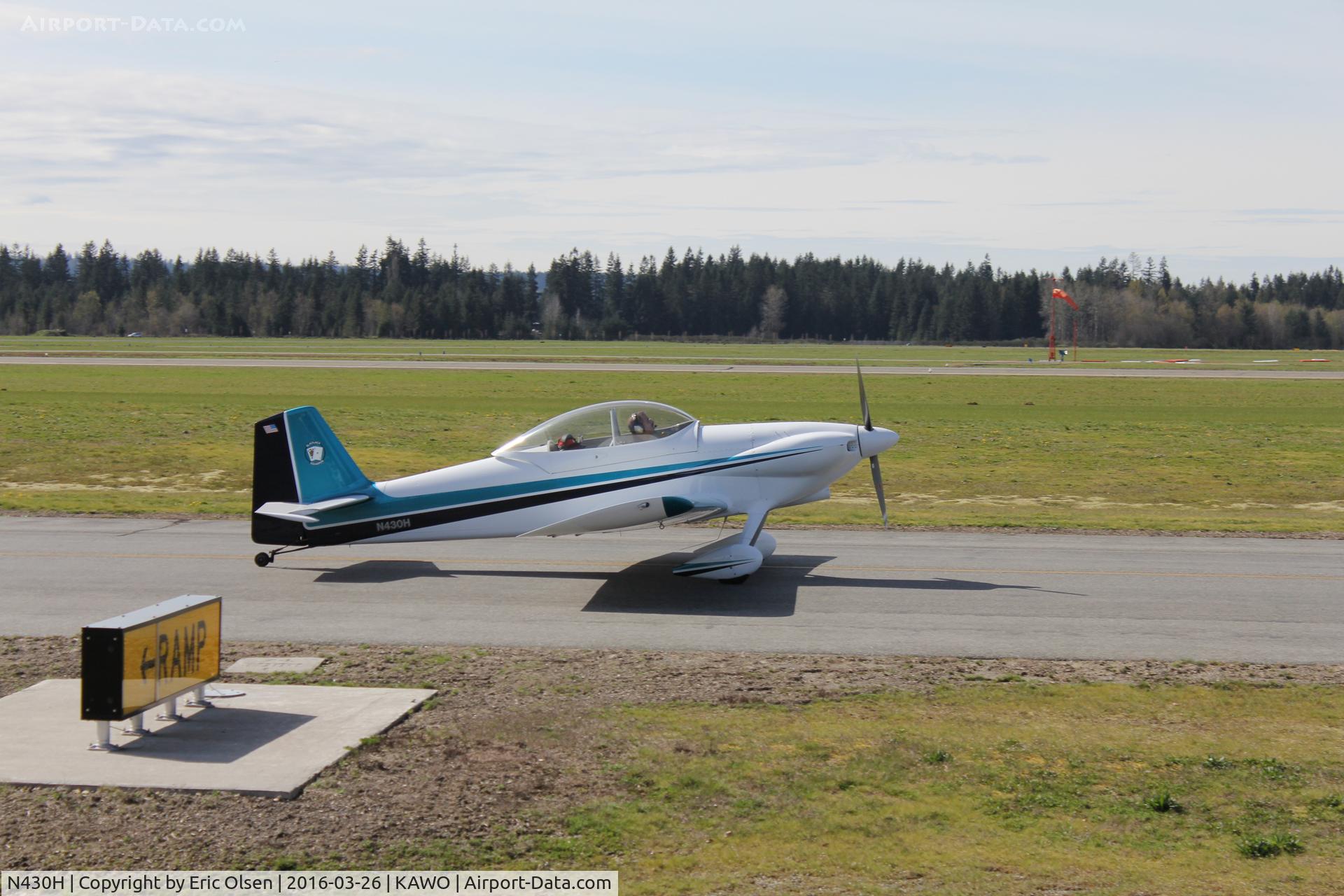 N430H, 1995 Vans RV-4 C/N 629, RV-4 taxing by at Arlington